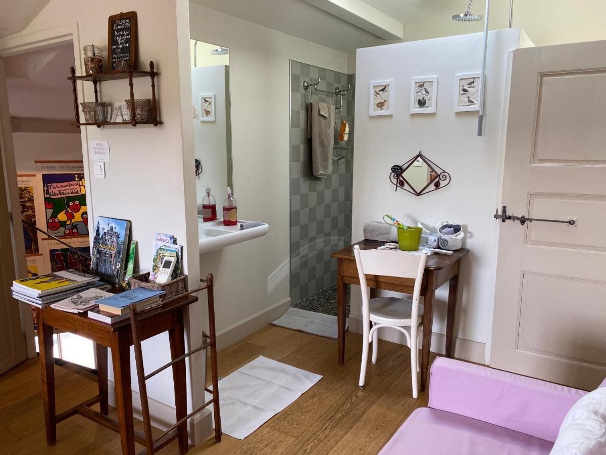 Chez L'Antiquaire Bed and Breakfast Hauterives Eksteriør billede