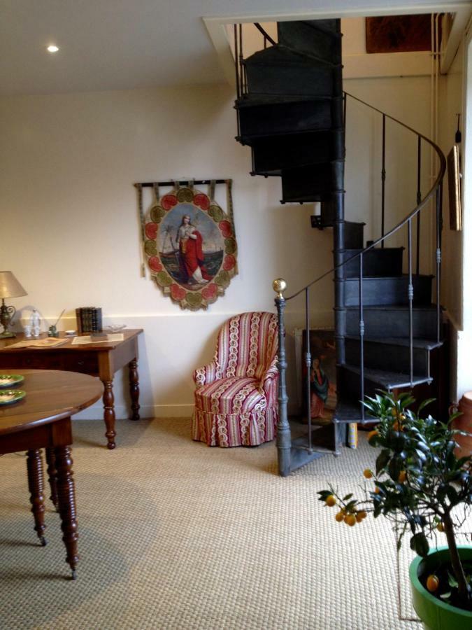 Chez L'Antiquaire Bed and Breakfast Hauterives Eksteriør billede